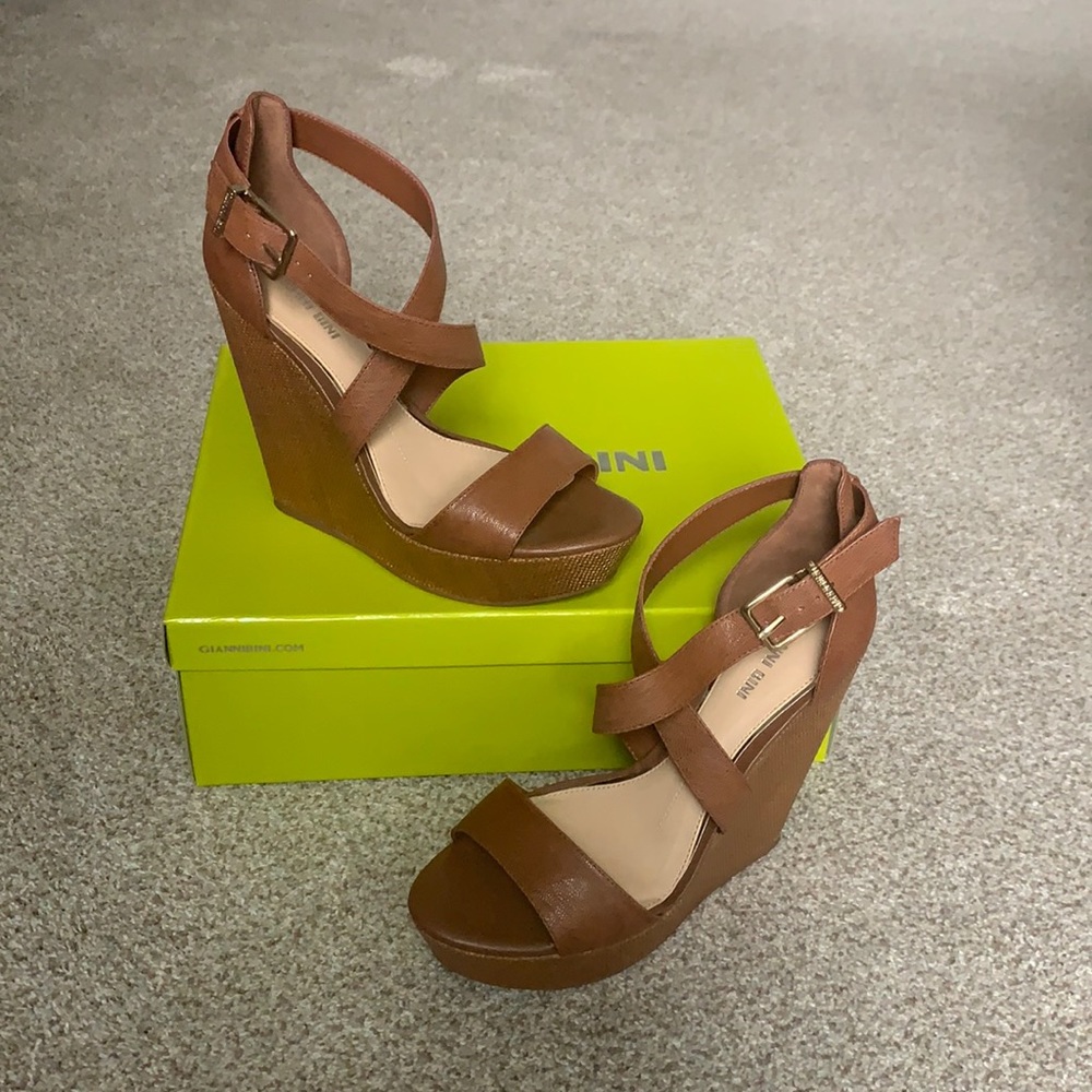 New Gianni Bini Strappy Wedges